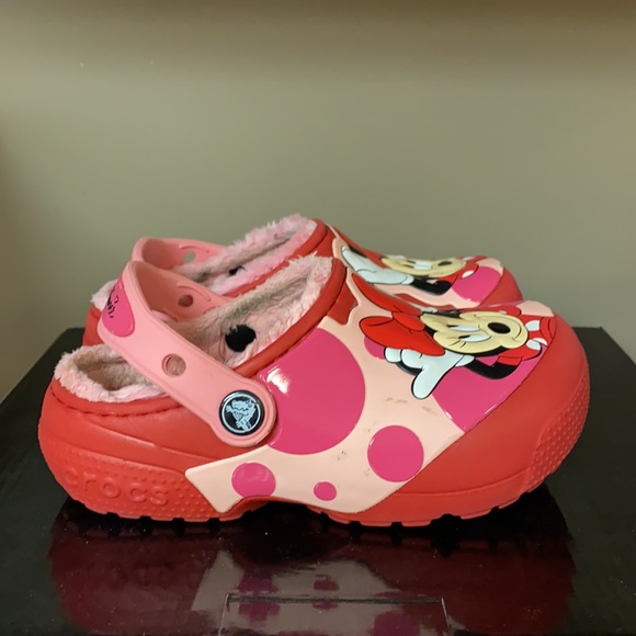 Minnie Mouse Crocs with fuzzy inside - Picture 2 of 6